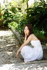 组图：逢泽丽奈夏日写真比基尼秀身材