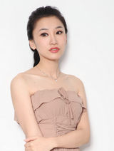 组图：朱子岩典雅清新写真 显迷人气质