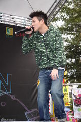 高清组图：陈冠希发新碟 不求销量只望被倾听心声