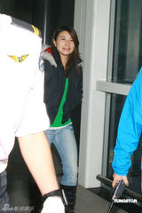 高清：郭晶晶抵港备战东亚运 面带微笑未理会传闻