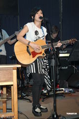 组图：张芸京创作曲公开 同名新专辑将发