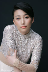 组图：丁柳元写真知性大气  展随性熟女风范