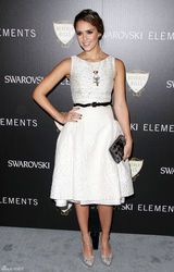 高清组图：辣妈杰西卡-阿尔芭盛装亮相靓丽多姿