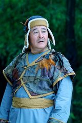 组图：《怪侠欧阳德》李晟小沈阳戏里戏外吃醋