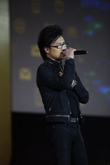 高清组图：2011微博之夜 汪峰《春天里》压轴