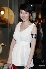 组图：庄思敏杨峥盛装亮相 Jessica C出席品牌活动