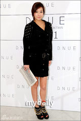 组图：赵尹熙韩高恩出席活动 时尚装扮引潮流