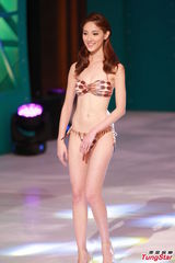 组图：本届港姐冠军陈凯琳比赛瞬间