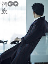 组图：黄维德最新居家写真 随性自然展熟男魅力