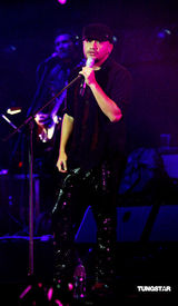 幻灯图：纵贯线香港告别演出 四歌手分享一年感受