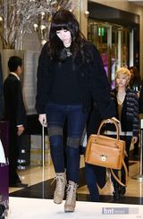 组图：韩国女团少女时代出席代言品牌粉丝签名会