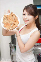 组图：19岁少女鸡排妹郑佳甄大露酥胸性感写真