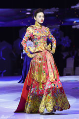 组图：众星冬夜闪耀时尚大典 倪妮甜美梁静霸气